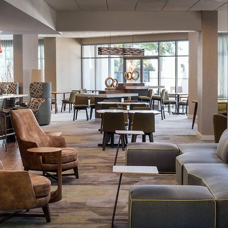 Отель Courtyard By Marriott Richmond Berkeley Экстерьер фото