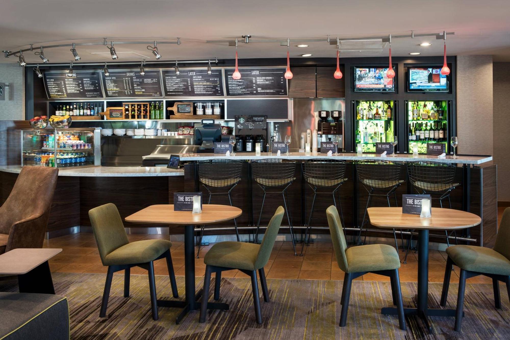 Отель Courtyard By Marriott Richmond Berkeley Экстерьер фото